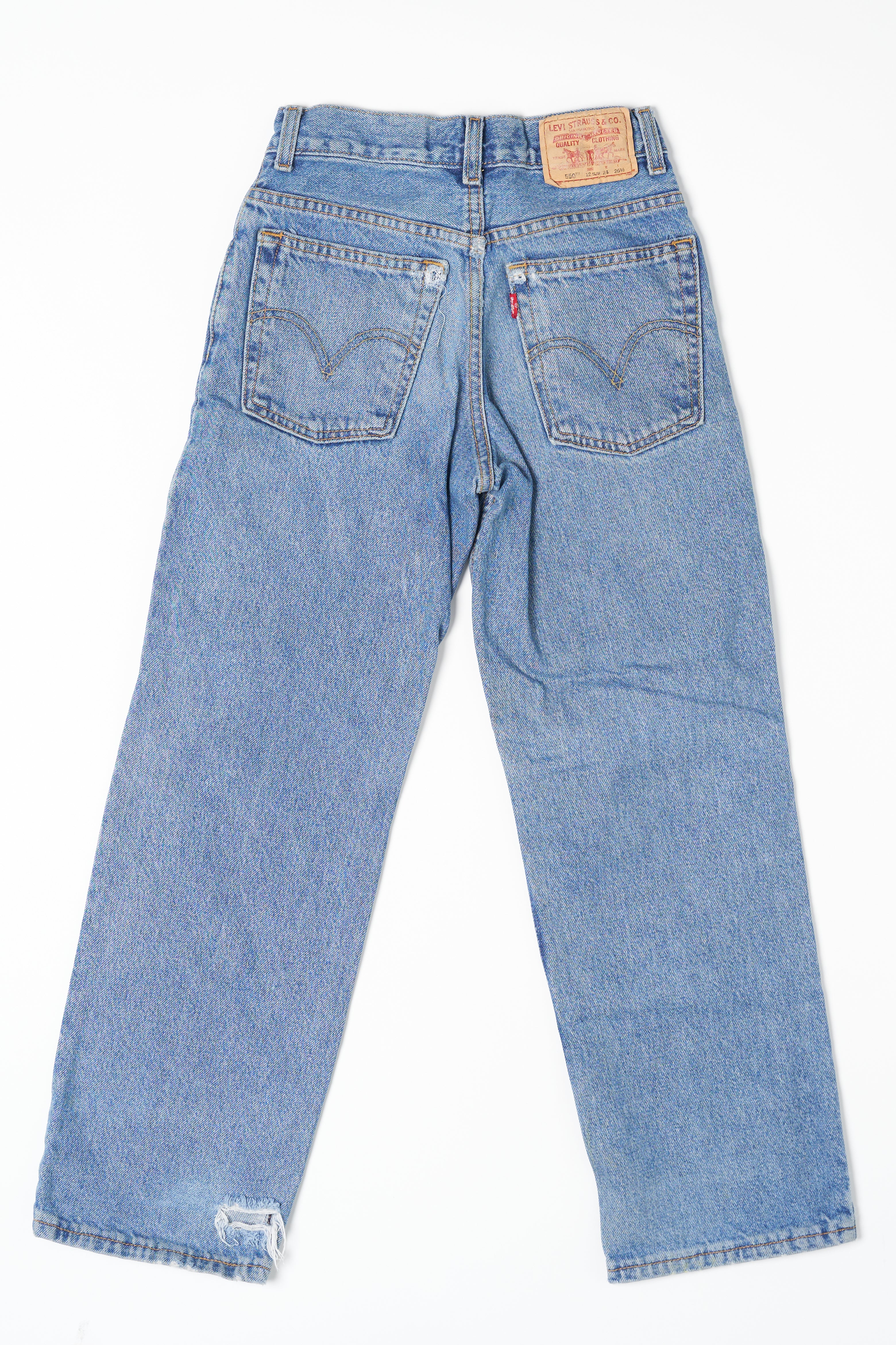 Vintage Levis 550 - Medium Wash Slim Fit  MW 1201